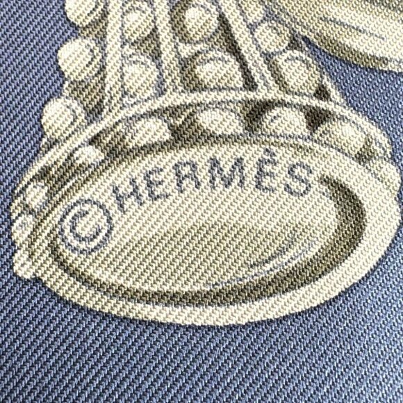 Auth HERMES Carre 90 - Blue Gray Pink Multi Scarf - Picture 3 of 4